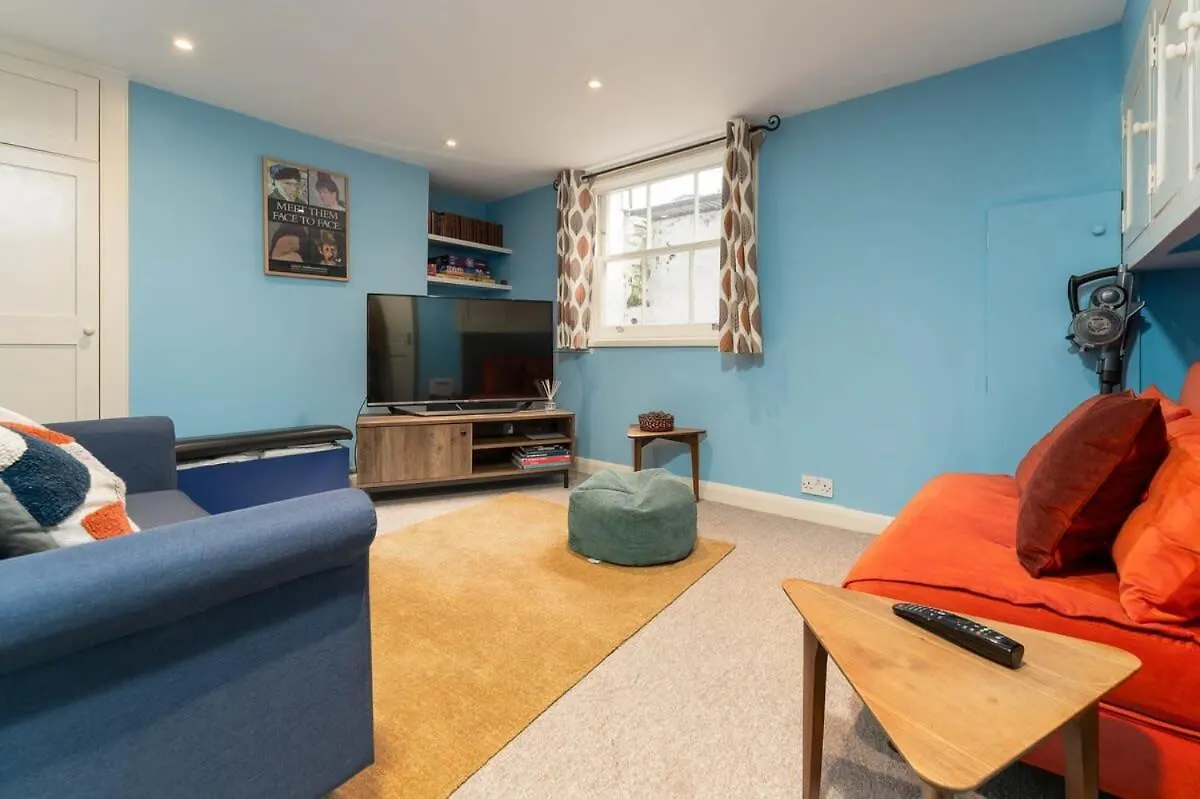 Host & Stay - Blue Hues On Over Street Brighton